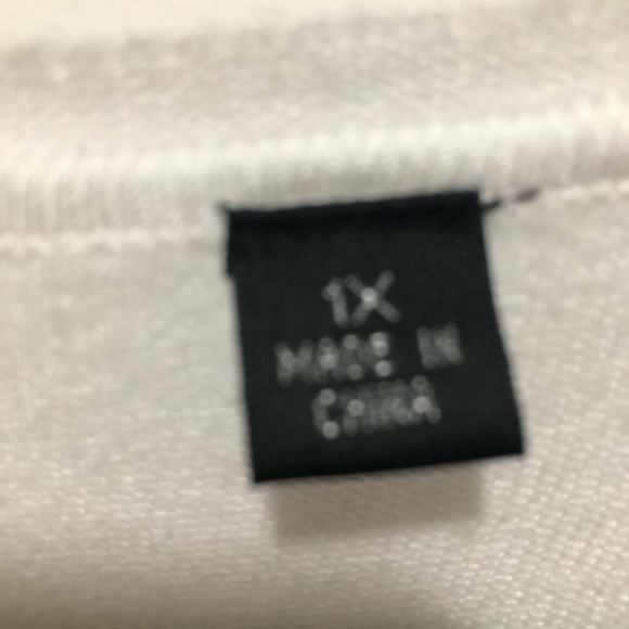 White 1X women’s  T-shirt with embroidery on the bottom surrounding - Picture 5 of 8